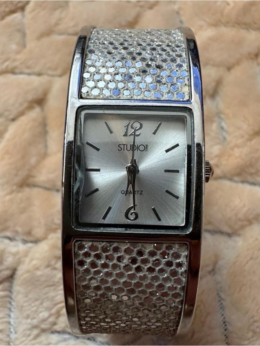 Vintage Studio Time Silver Mesh-Panel Cuff analogue Watch - Picture 3 of 8